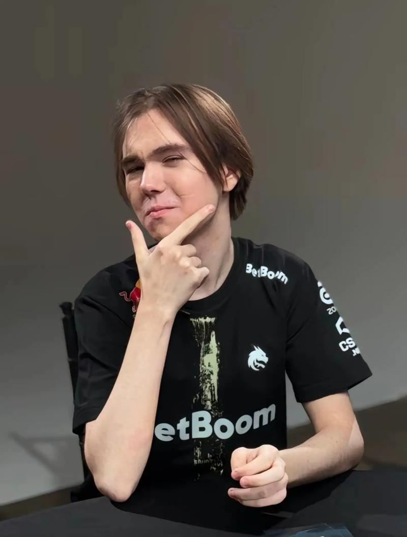 Tarzan赵信的突破野心穿透了 Top Esports 。兄弟的操作难以匹敌， Anyone's Legend 率先拿到赛点