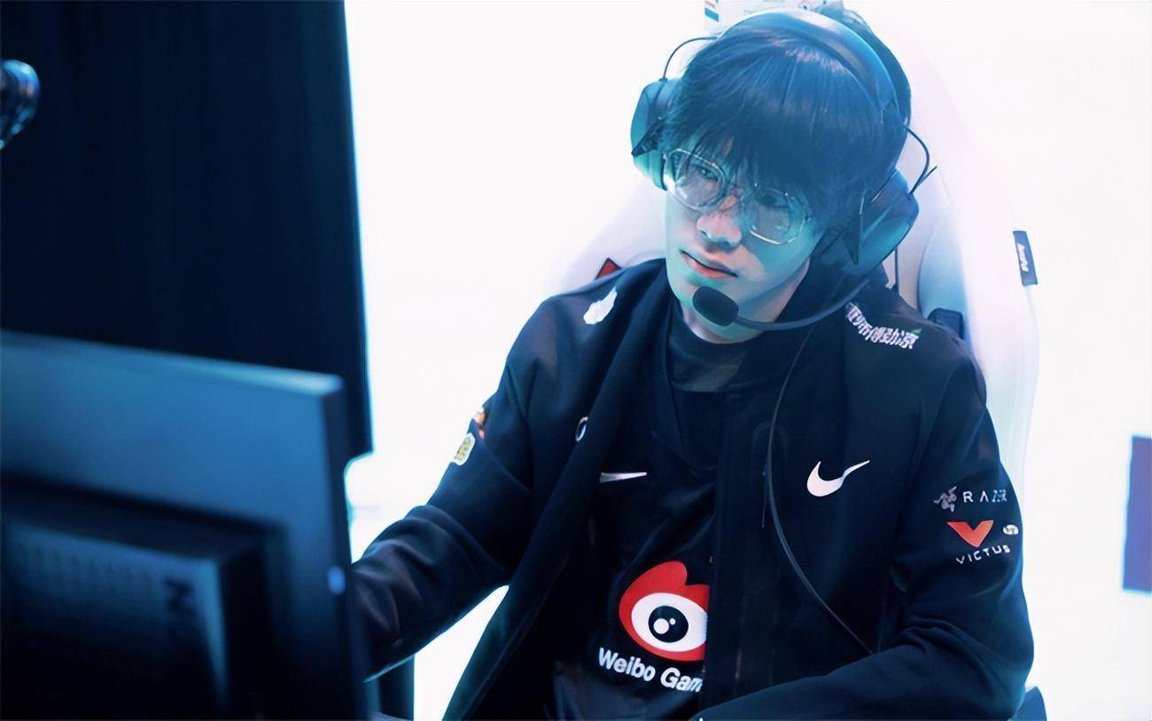 Team WE ：下路选手Stay将下放二队担任AD，将随队征战LDL