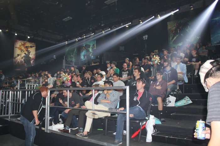 YSKM ：感觉EDG的其他路没有我们队友厉害