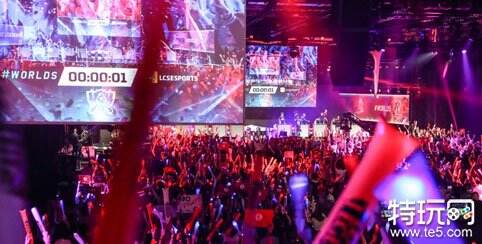 LPL主持夏安分享照片：在阳光下的咔嚓咔嚓